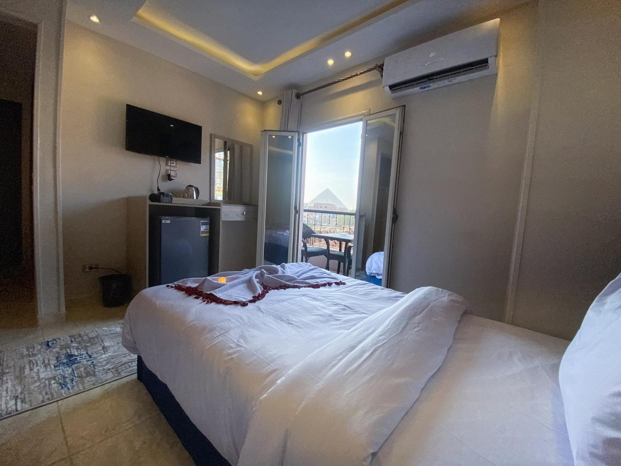 Young Pharaoh View Inn Cairo Exterior photo