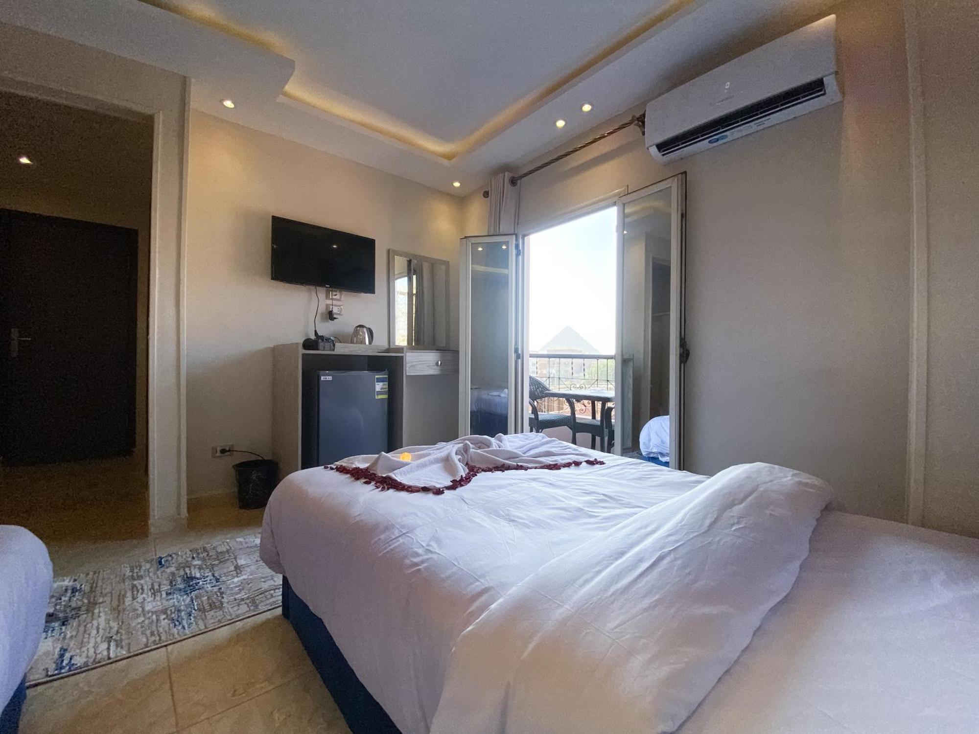 Young Pharaoh View Inn Cairo Exterior photo