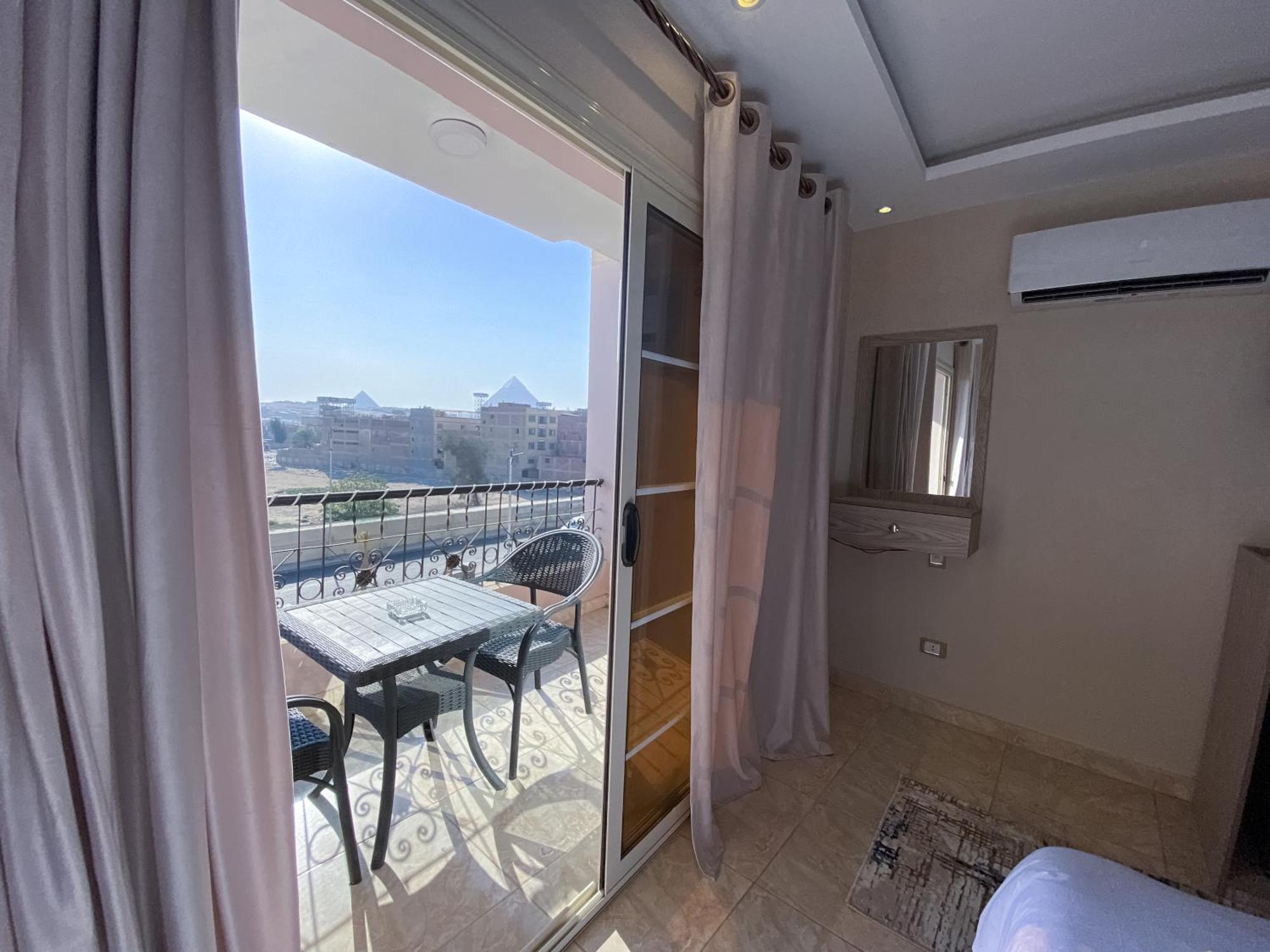 Young Pharaoh View Inn Cairo Exterior photo